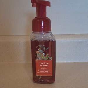 Bath & Body Works Red 'Tis The Season Gentle Foaming Hand Soap